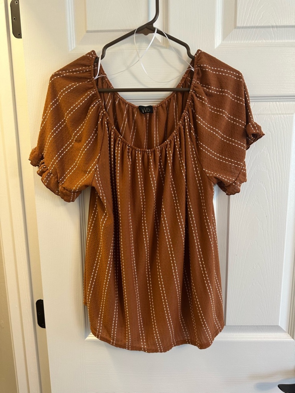 W5 Rust Brown Dot-Striped Puff Sleeve Blouse
